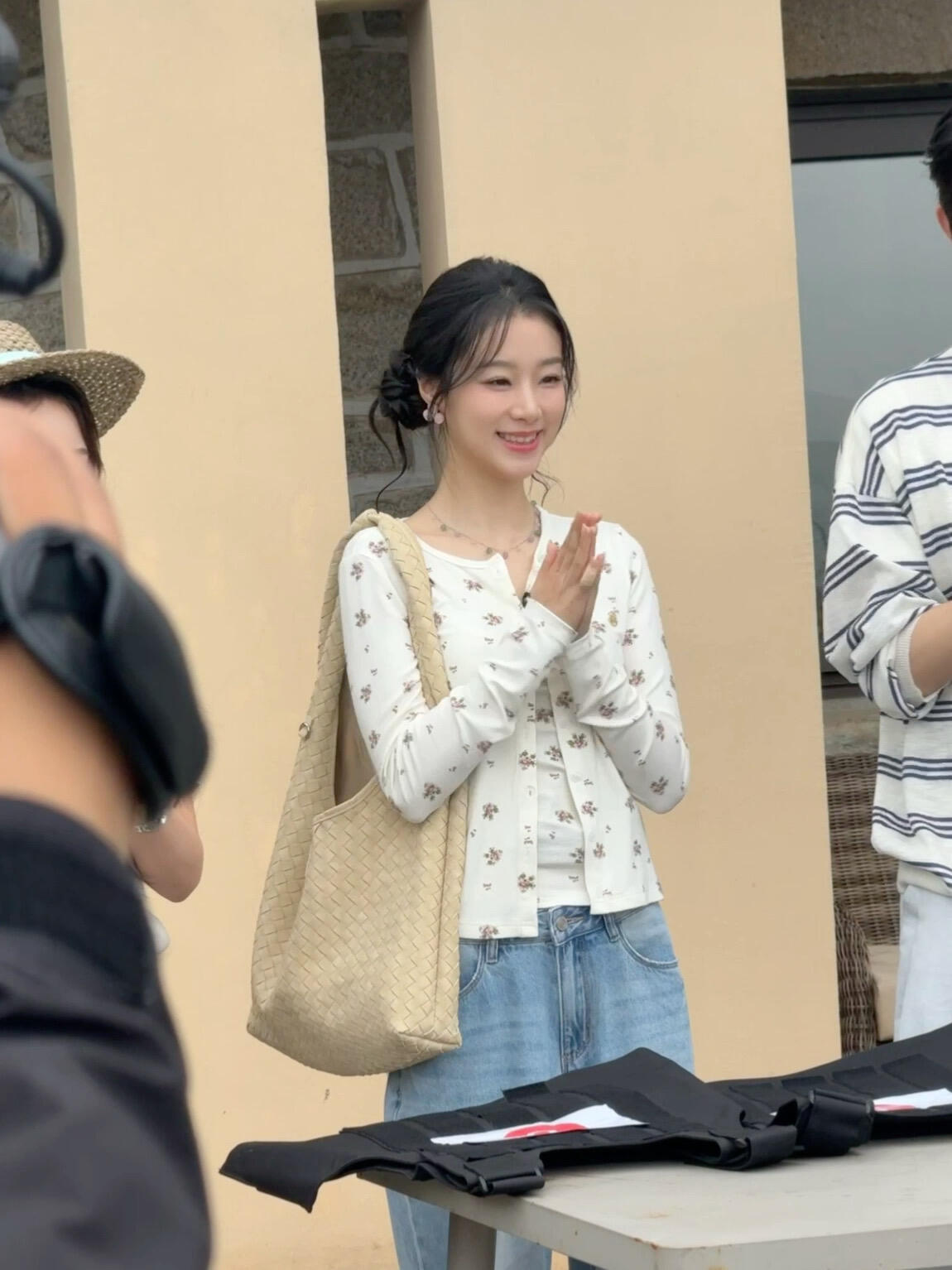 王小亿有脑子也有劲儿王小亿身体和脑子都很灵活综艺里多少人就只会嗷嗷喊使劲，她不一