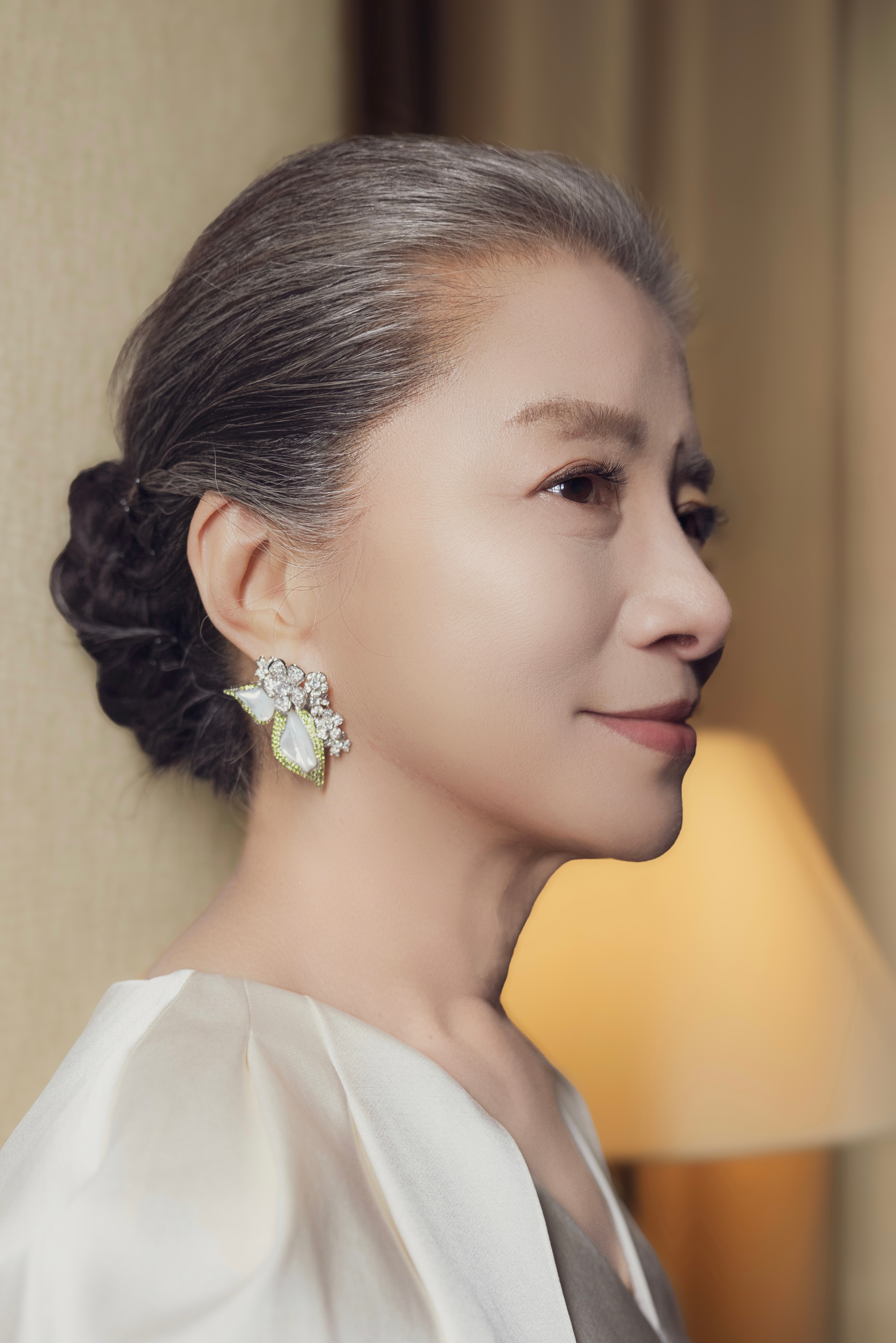MOH Celebrity | 迟蓬迟蓬 佩戴MOH「动物絮语」系列贝母蝴蝶花卉