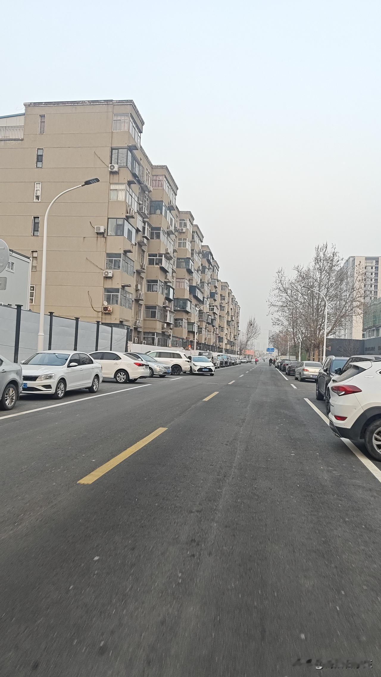 石家庄今年这是咋了？
一点过年的氛围都没有！对联，灯笼，红色喜庆的东西，都看不到