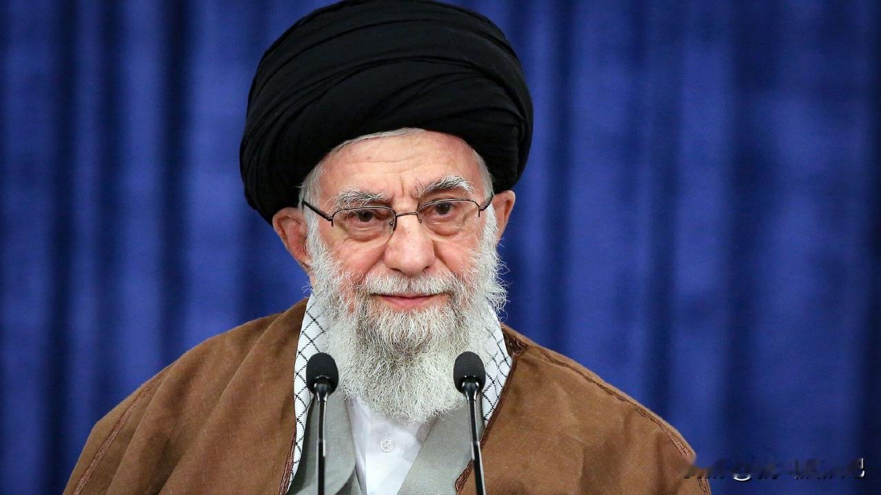 伊朗最高领袖哈梅内伊表示，伊朗近期不会考虑美国提出的任何合作请求，除非美国全面停