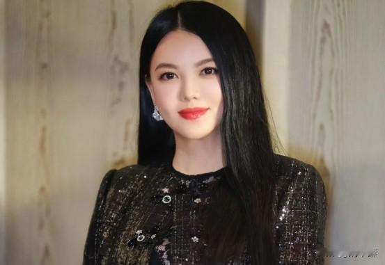 不知是何原因，李大博主的微博、抖音、小红书平台均“被禁止关注”！