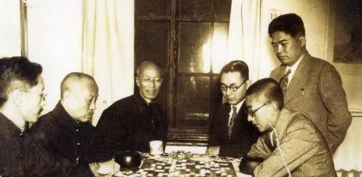 1919年，大军阀段祺瑞酷爱下棋，曾经因为输给11岁小孩，气的他拂袖而去，而这小