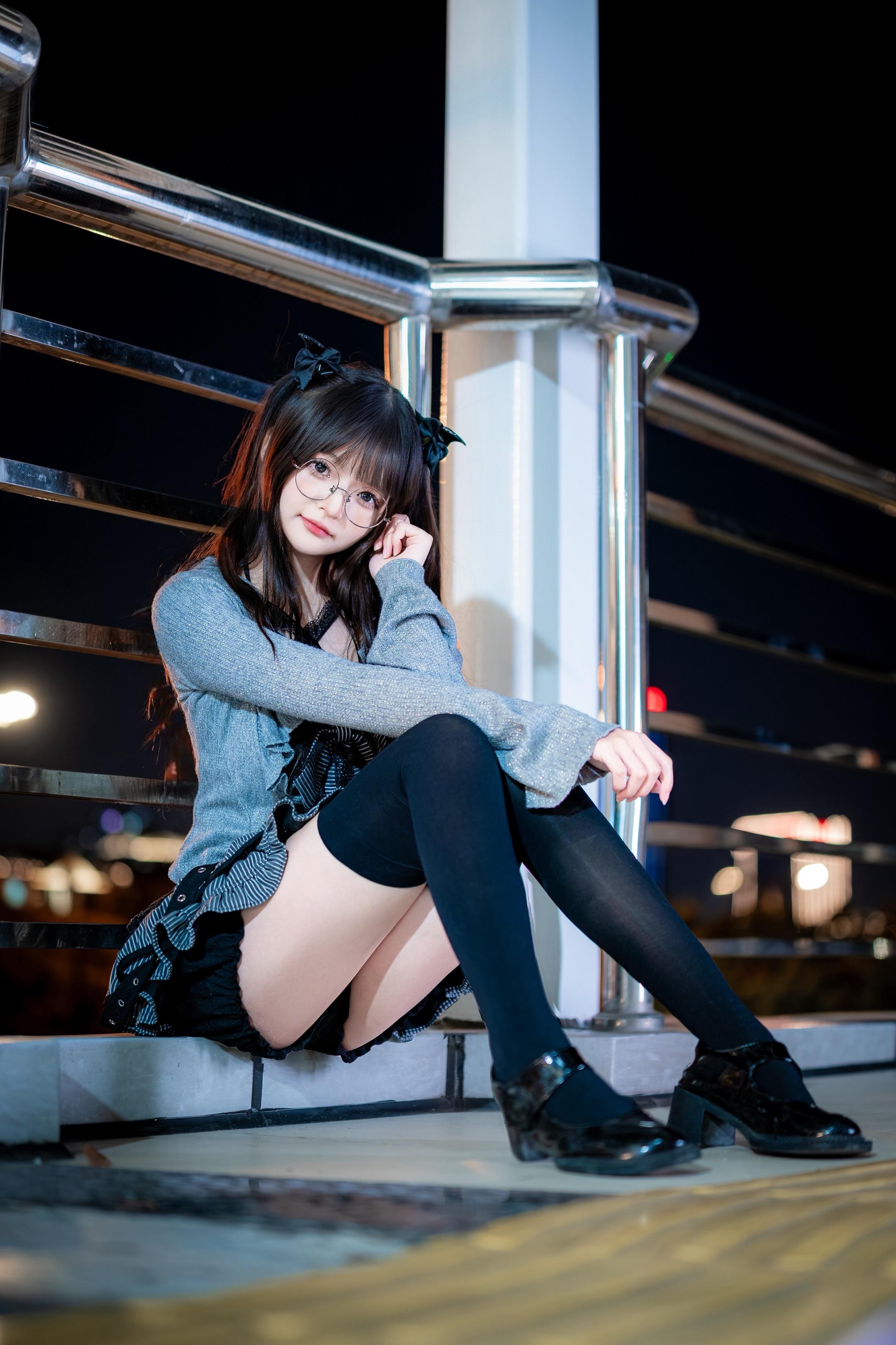 坏了 真给她萌上了。