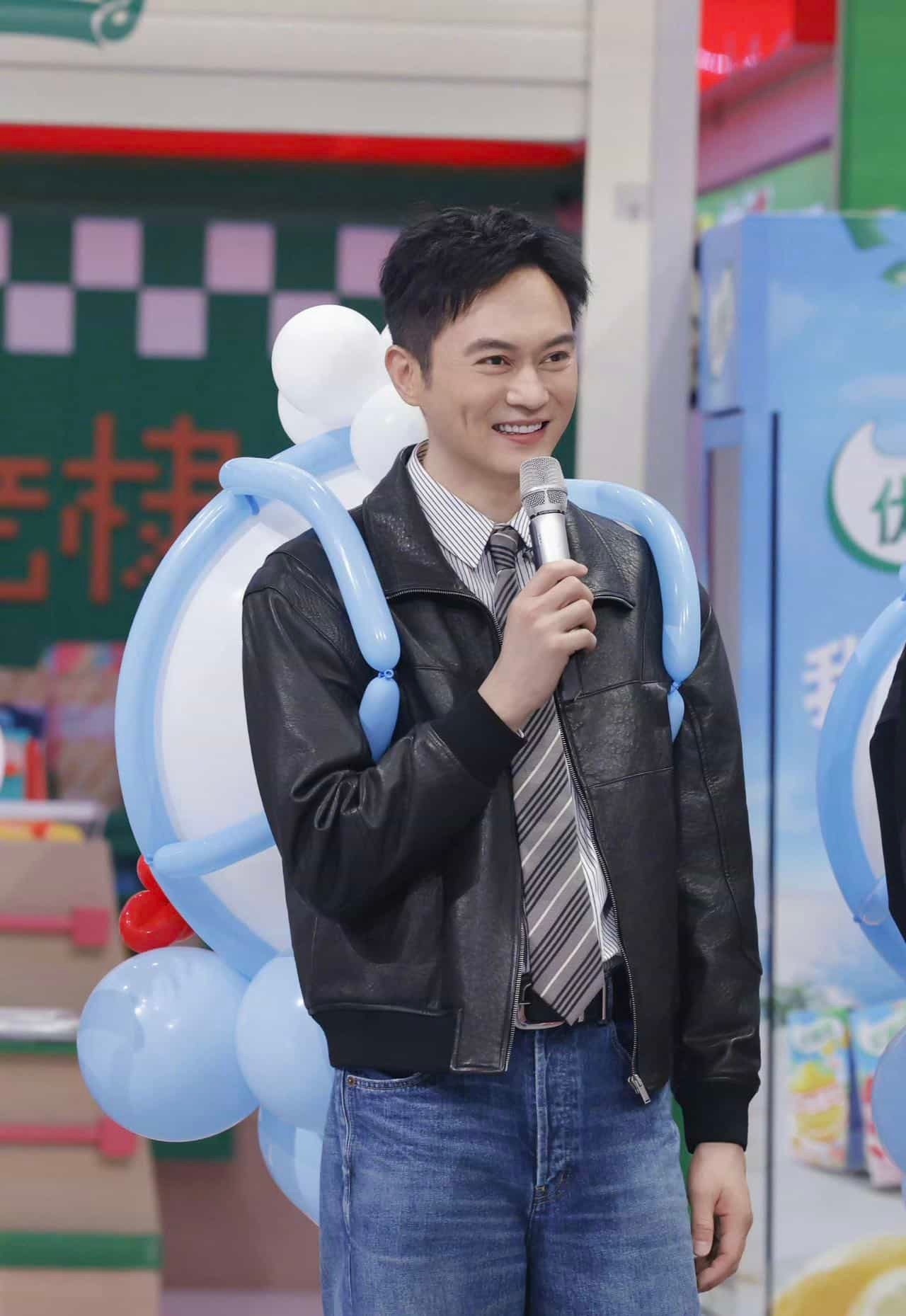 终于等到张智霖袁咏仪夫妇喜提魏牌V9X了！全程肉眼可见的喜欢和满意！不枉张智霖好