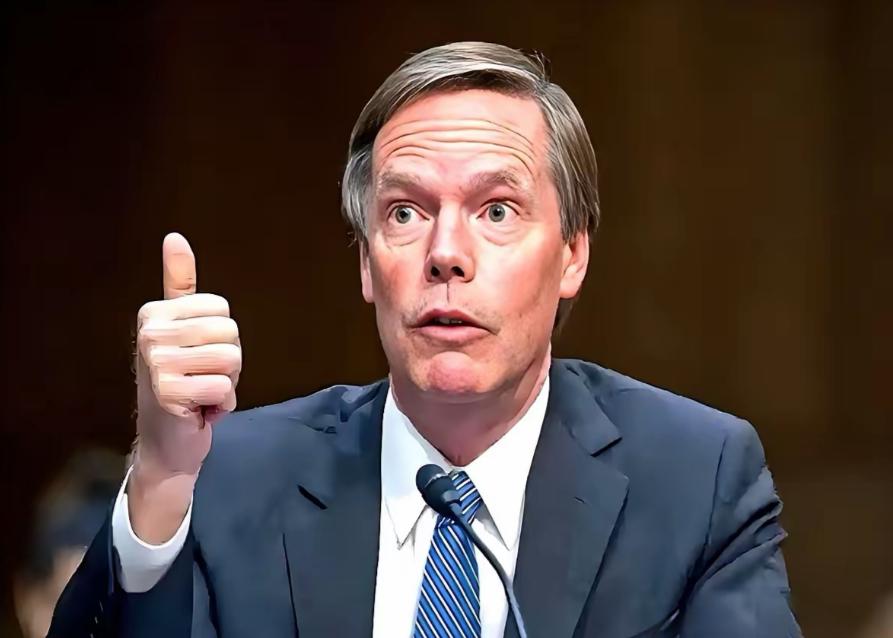 美国前驻华大使伯恩斯最近说了句大实话：“我们都严重低估了中国！”

他说自己坐过