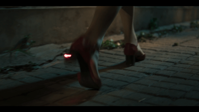 国产剧拍了激光笔骚扰 《树影迷宫》这段激光笔骚扰剧情太真实了！ ​​​