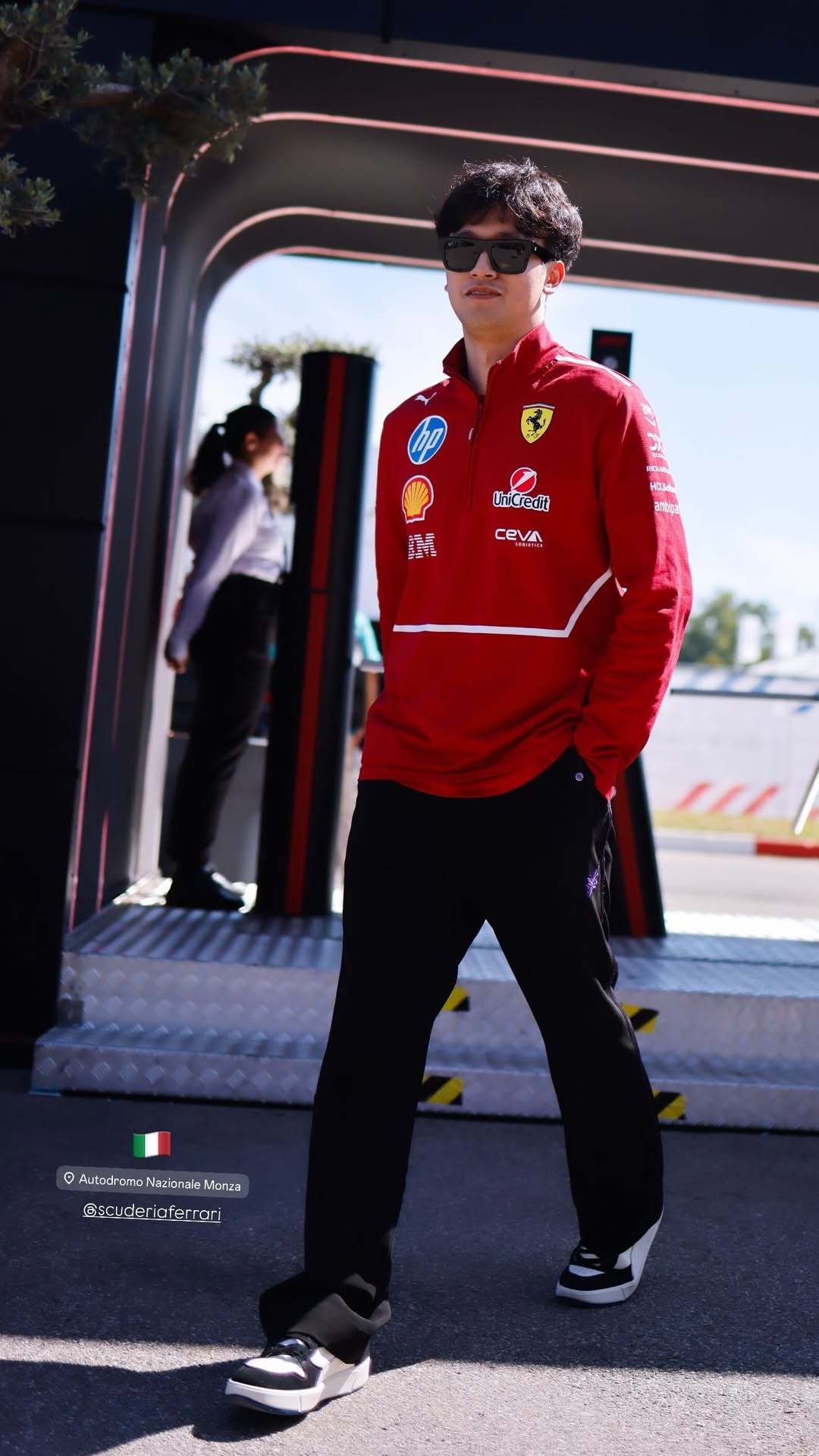本周是周冠宇在现场担任法拉利的储备车手。F12025F1意大利大奖赛 ​​​