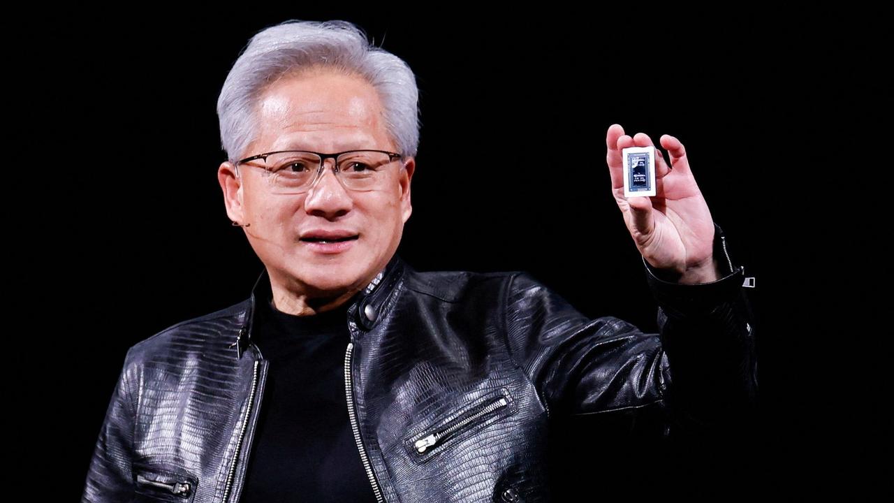 黄仁勋：人工智能不需要额外监管！
     英伟达首席执行官表示，虽然人们对安全