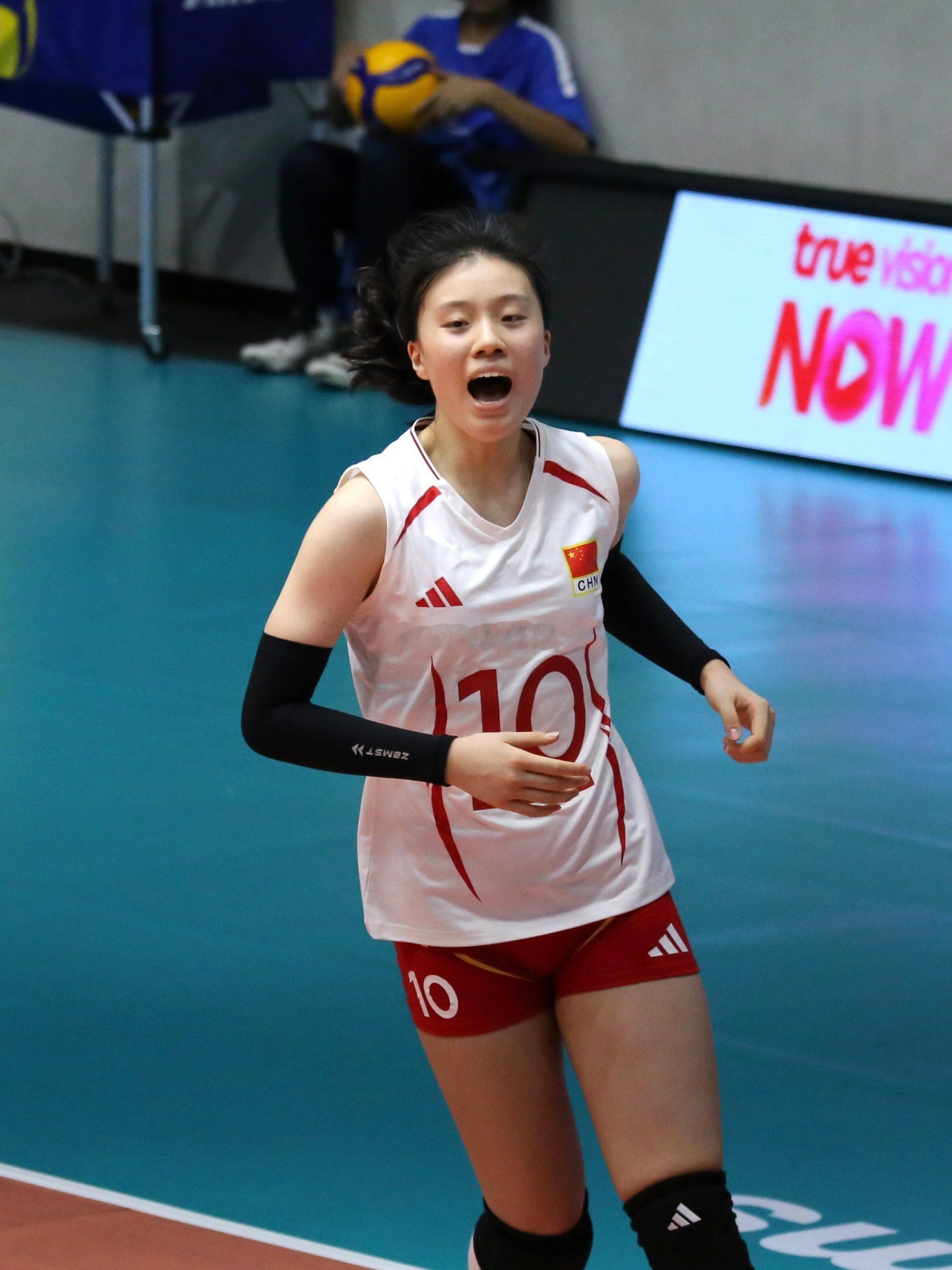 中国U18女排3-0哈萨克斯坦发球得分：14-0宣亚辰：5发陈睿菡：4发牛思迪：