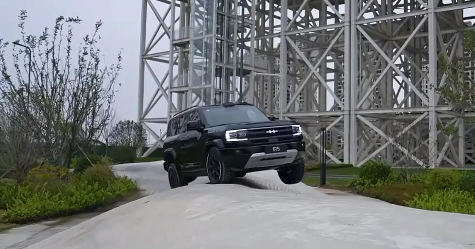 比现款多花 3.5 万值不值，强在哪？豹5长续航版三电/舒适/智驾升级全揭秘方程