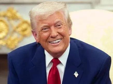 中国的稀土管制让特朗普乱了阵脚。之前特朗普对中国的各种关税战，高科技方面对中国卡