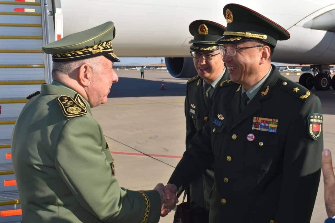 阿尔及利亚陆军参谋长赛义德·成里哈中将访华，随行的有阿尔及利亚国家宪兵队司令和阿