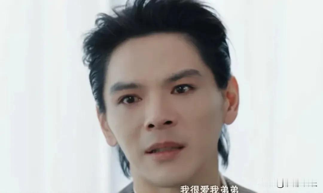 6月16日，向佐冲上热搜！起因是他与易立竞的对谈节目第二期上线。
本以为又是一场