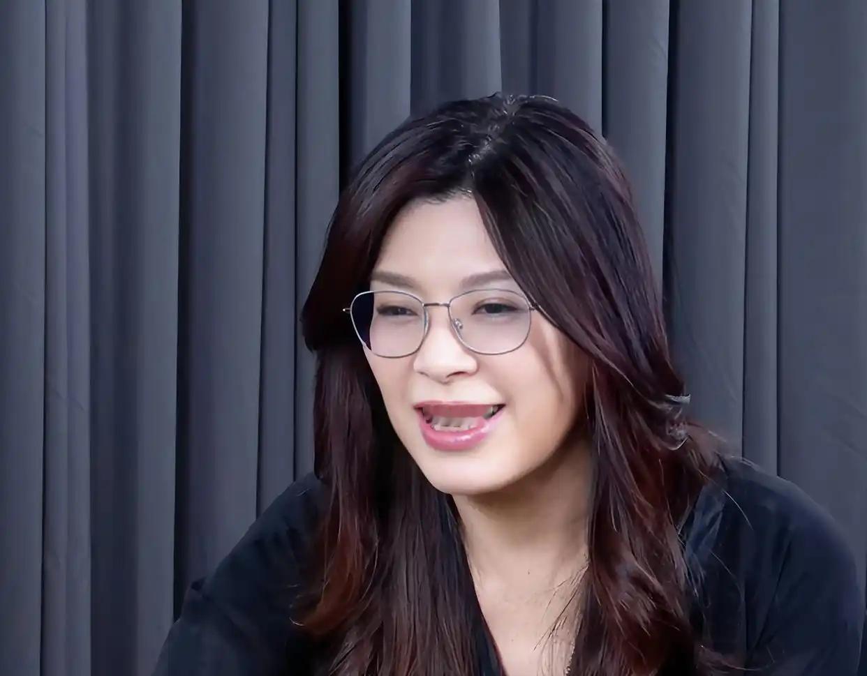 台湾政坛有一对夫妻特别有意思。太太叫郑丽文，先生叫骆武昌。一文一武，圈子里的人戏