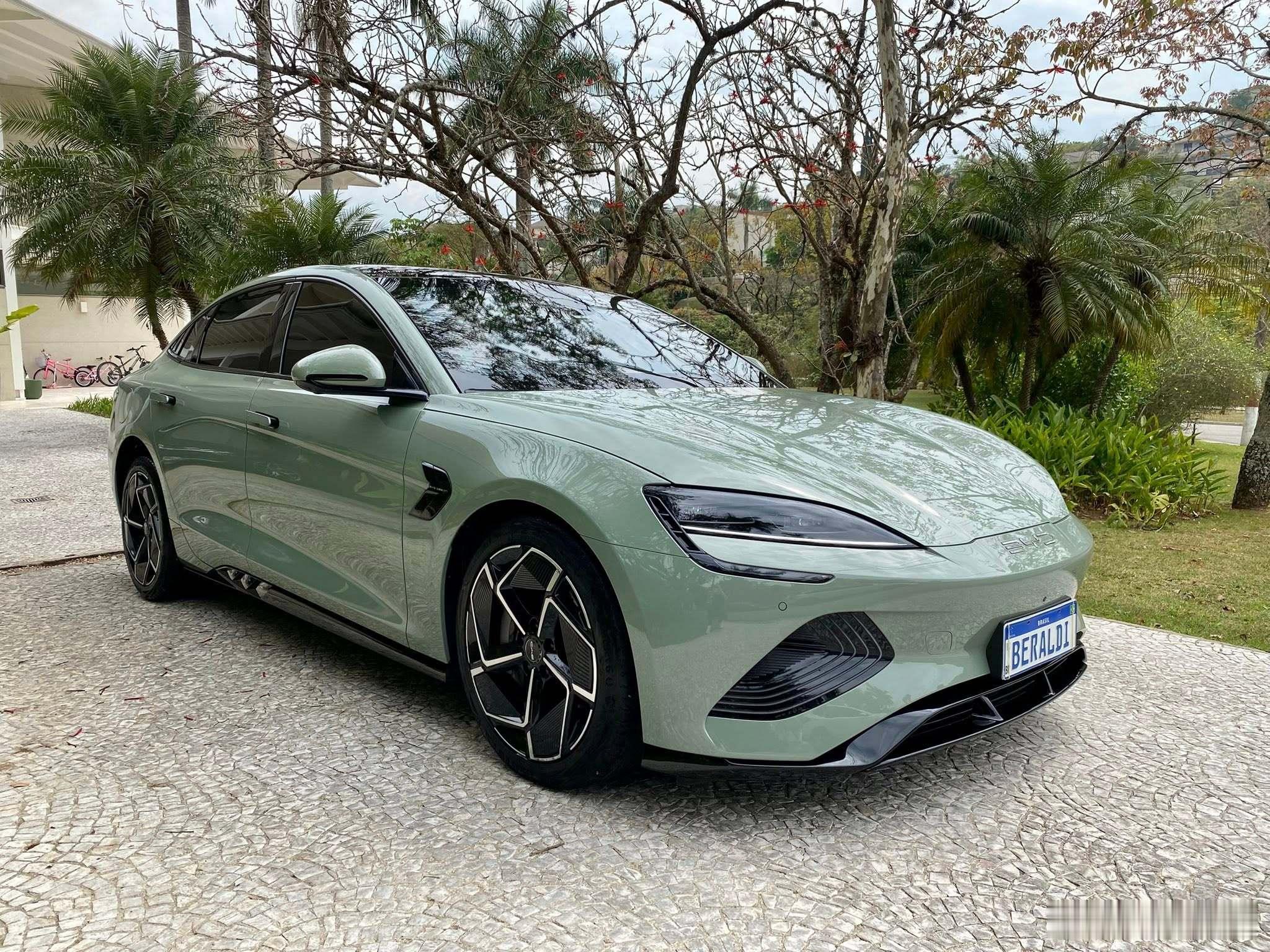 比亚迪海豹，11月出口3133辆！今年1-11月，海豹EV累计出口31608辆。