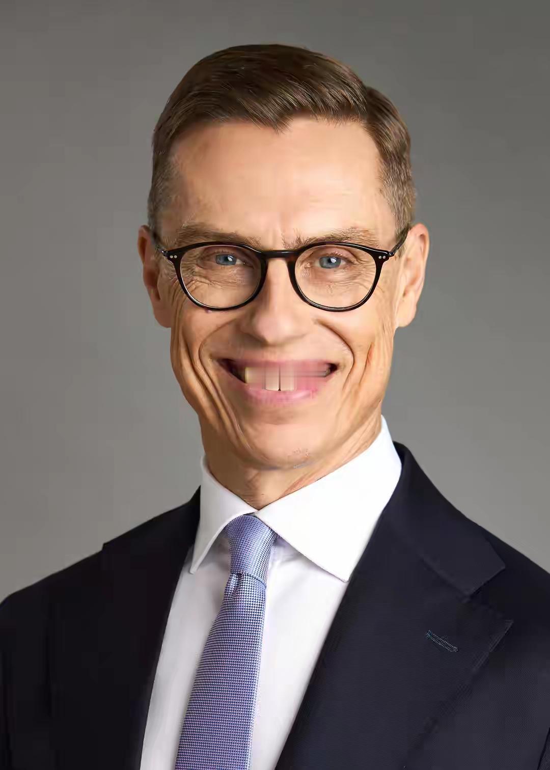 怎么感觉芬兰总统斯图布这话不是在歌颂泽乌克兰、贬低俄罗斯；而是在赞美苏联（俄罗斯