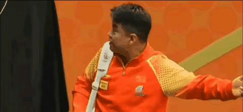 王皓真的生气了，黑着脸指着教练组骂，太解气了[赞]

王浩那么一个好脾气的人，都