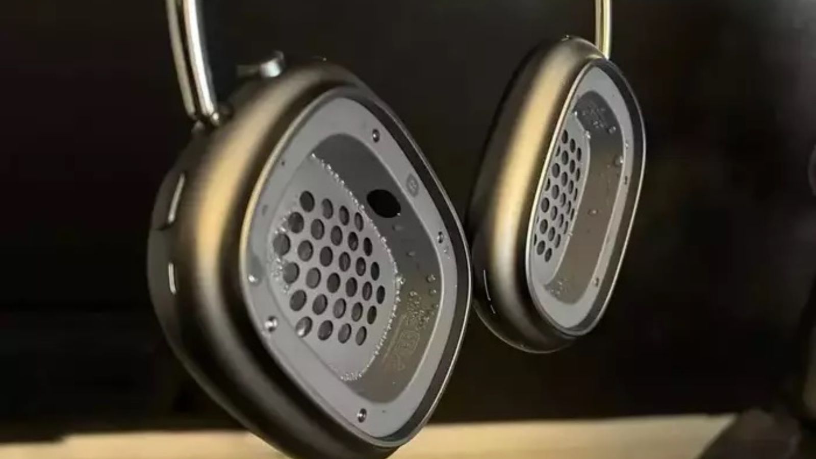 【纽约法官驳回了大部分关于 AirPods Max 冷凝问题的诉讼案件】据 La