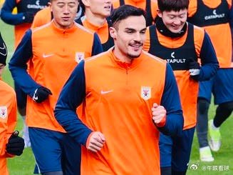 山东泰山对阵辽宁队首发出炉，五外援对决，阿尔瓦罗首秀网页链接