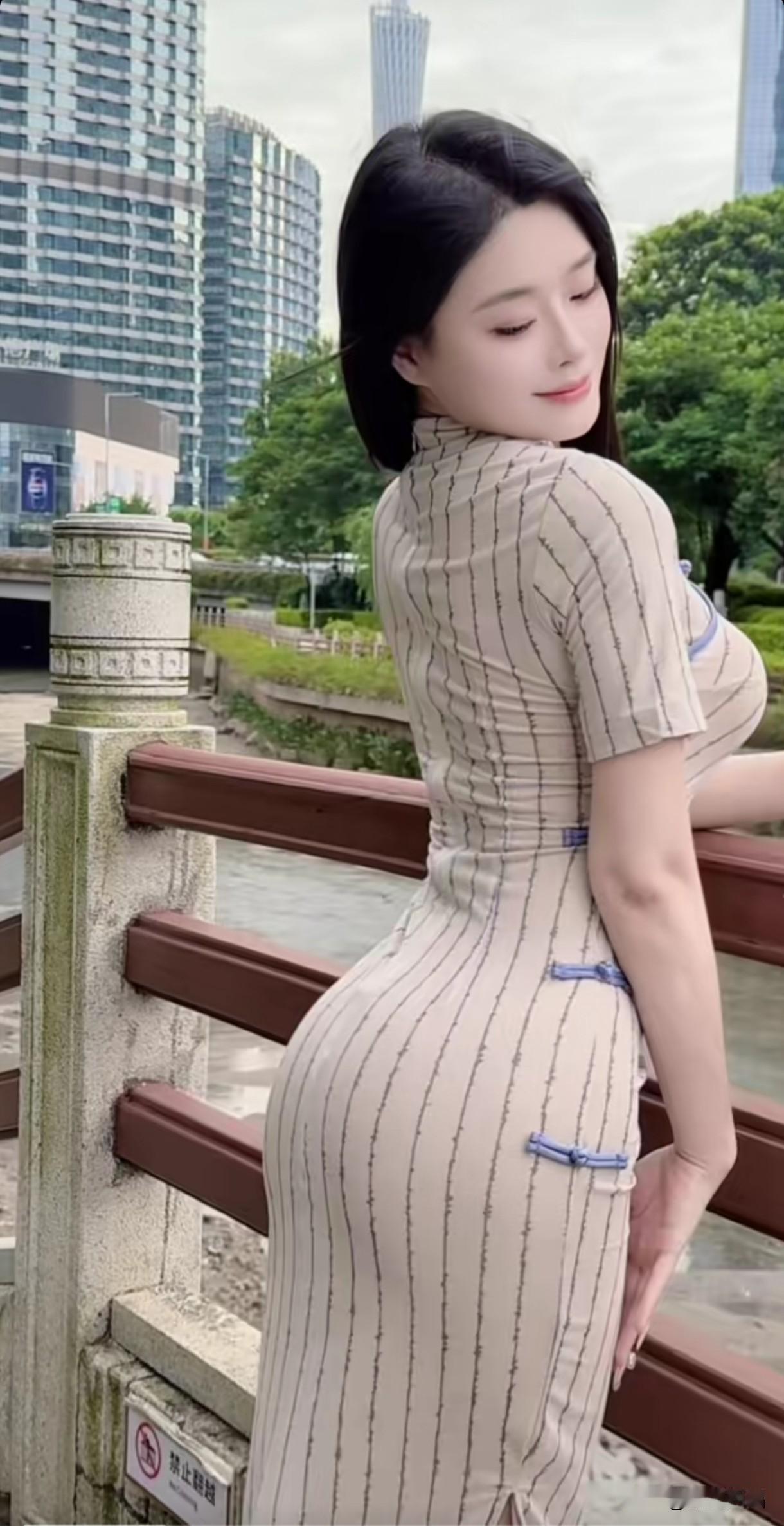 日曆古詩  2025.10.11
《上堂开示颂》  唐/黄蘖禅师
尘劳迥脱事非常