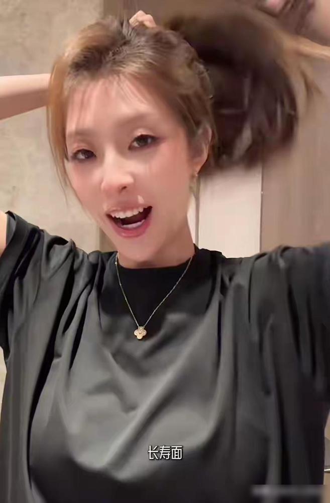 京城第一幼师，“谣”也是真拼了！一月份刚生完，这又要二胎了。说实话，现在养孩子可