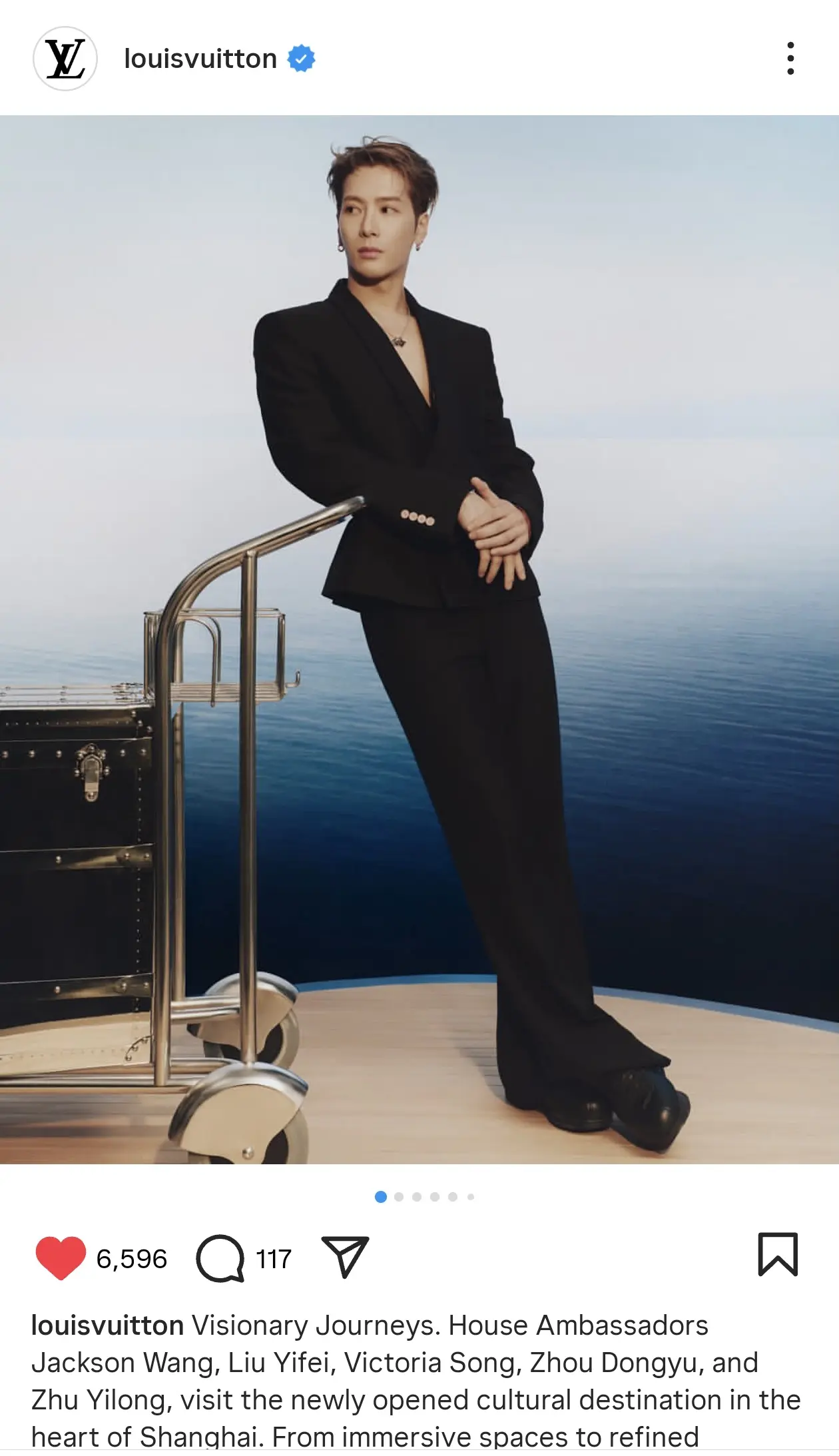 LV外网封面🤫。