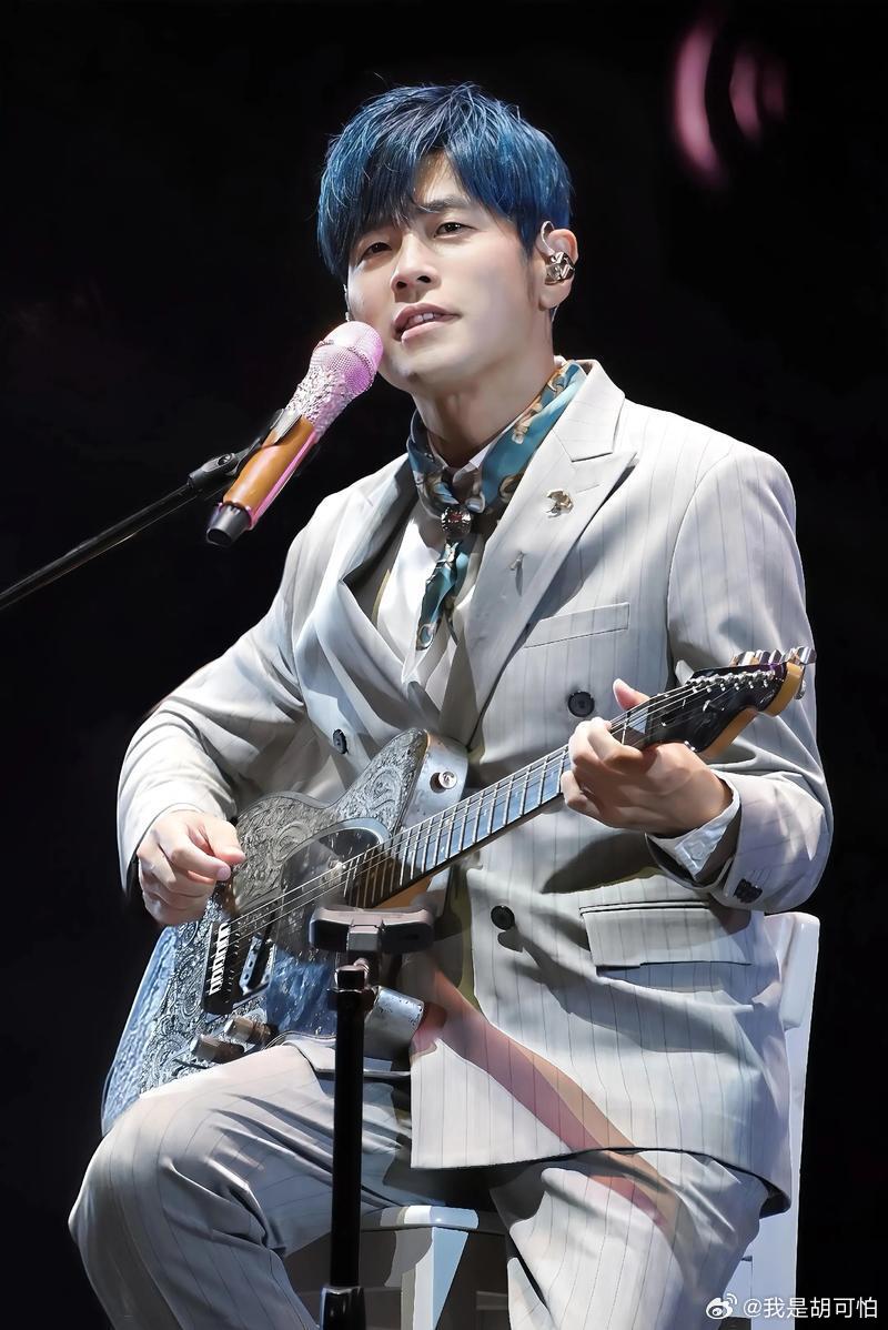 看过周杰伦演唱会的甚至老粉丝希望周杰伦像以前一样质量的演唱会，而没看过周杰伦演唱