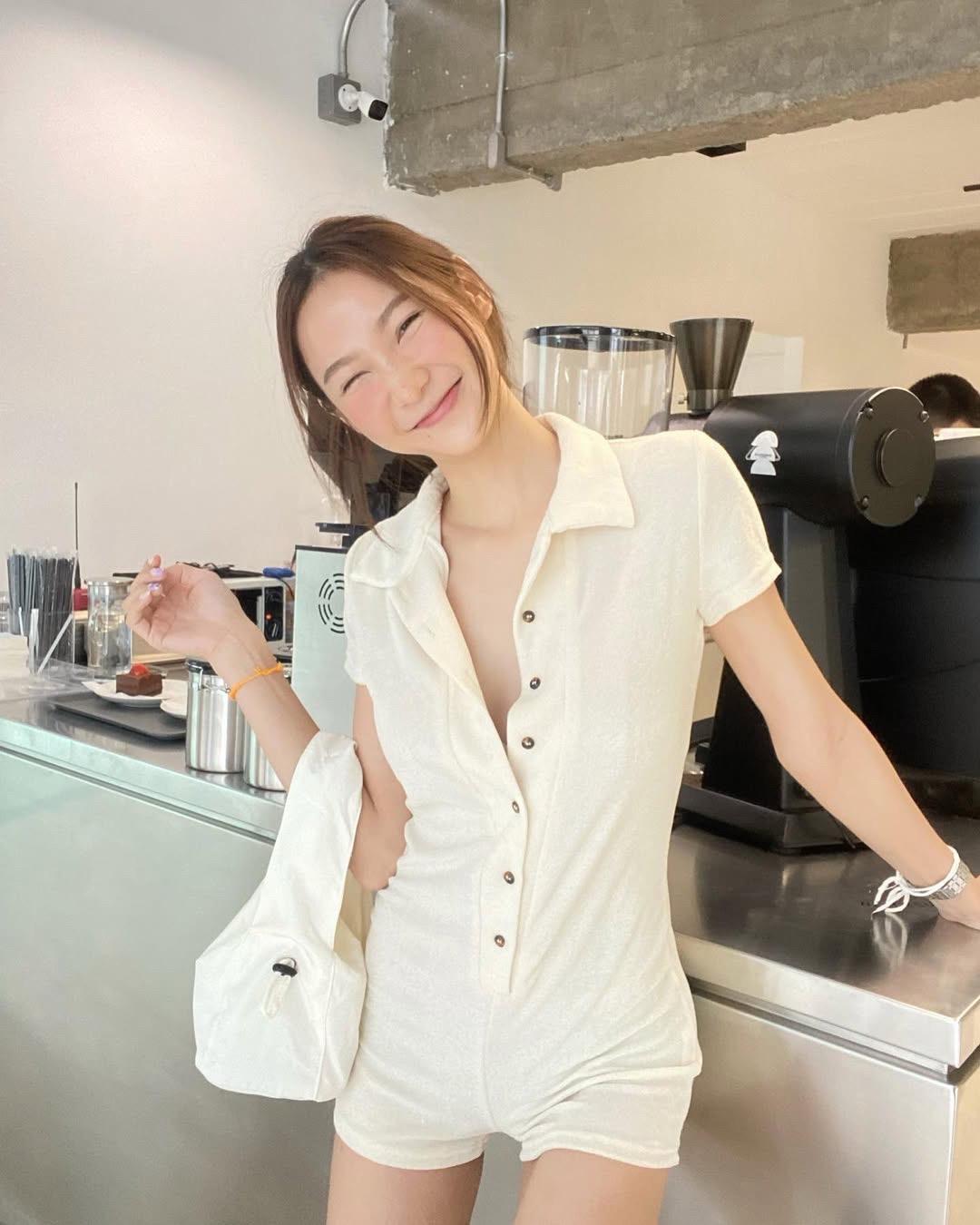 到底是开车舒服 还是坐车舒服。