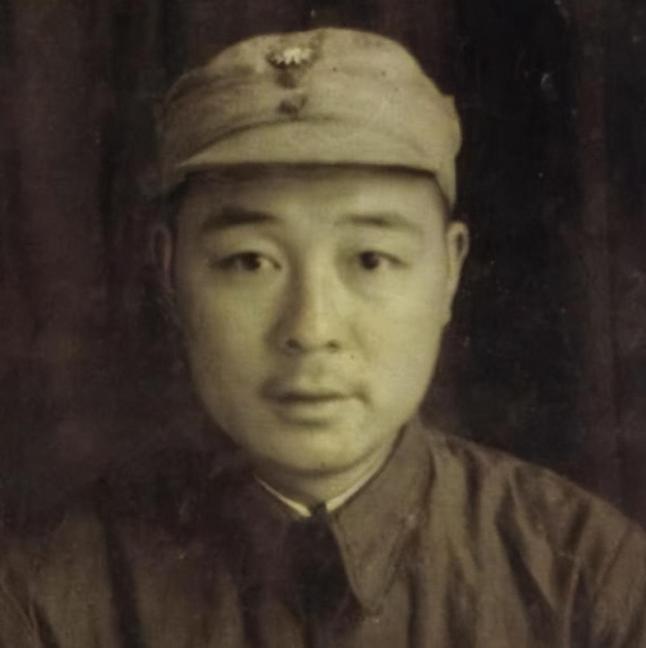 1949年，老乡捧着报纸找到鱼贩王光尧：快看，你儿子王尚荣竟已在青海当大官了！
