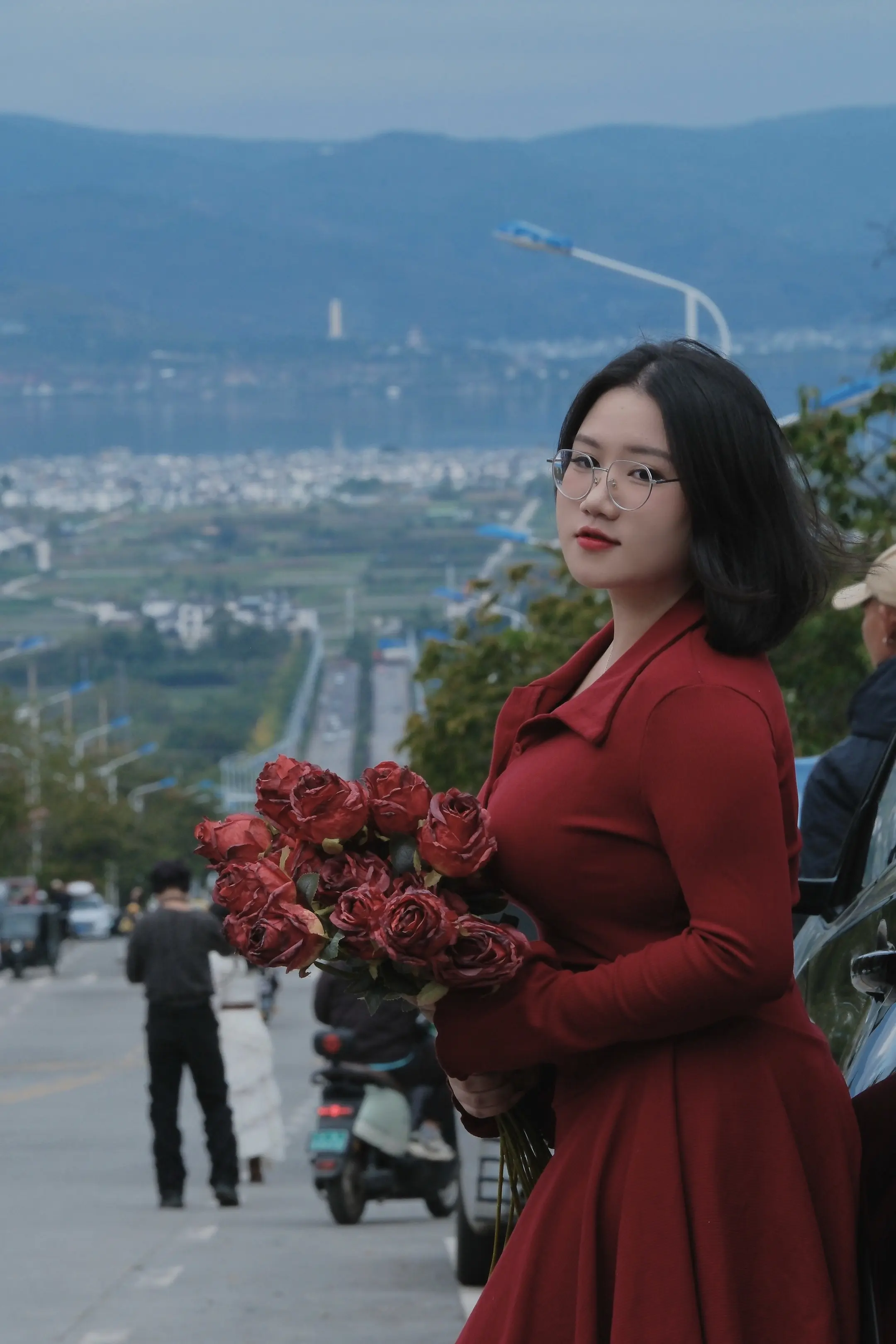📍苍洱大道    向东是洱海🌊    向西是苍山⛰️
