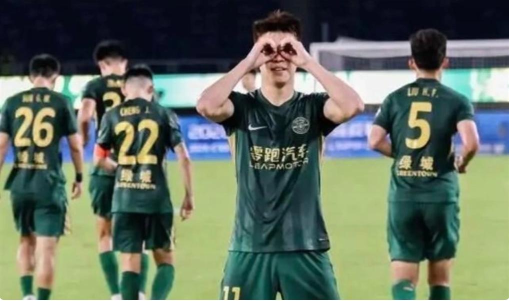 ⚽ 多特蒙德两次砸报价！19岁中国少年进球后做了个手势，威斯特法伦看懂了
中超第