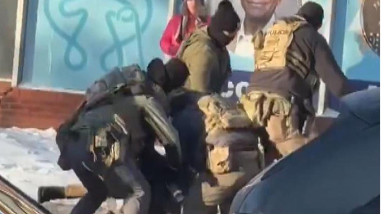 常规交战规则已被废除——亚历克斯·普雷蒂在第一枪响起时正跪在地上。