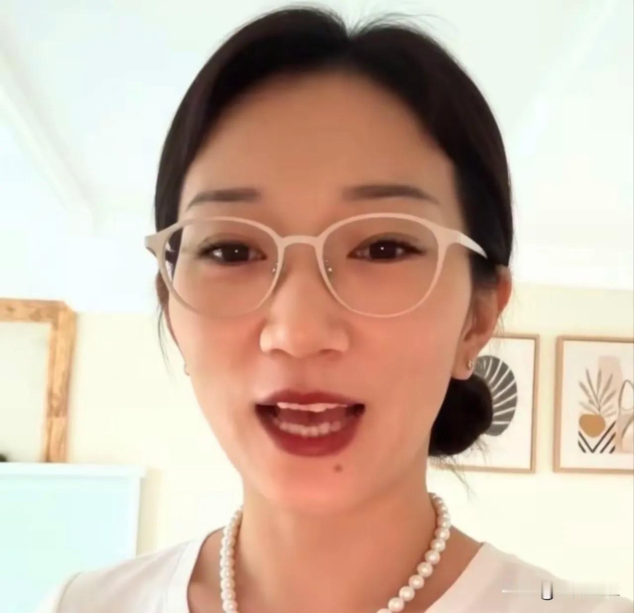 这次林丽真的把自我放在了前面。

当年多么风光，一句句“巾帼翘楚”、“独立女性”