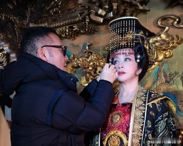 刘晓庆又演武则天了，这次是短剧版，仍然从少女时期演到老年，造型还是毛戈平 