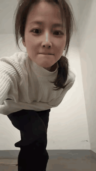 用最朴素的情感诉说最普通的故事，你是否也喜欢[送自己一朵花]