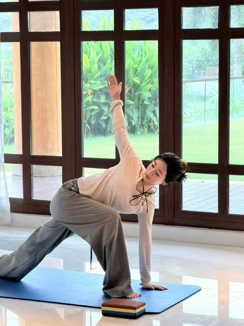杨紫黄梓瑕 yz‍杨紫董竹君 你是我在这人间，最想抵达的远方。路很长，天很蓝，而