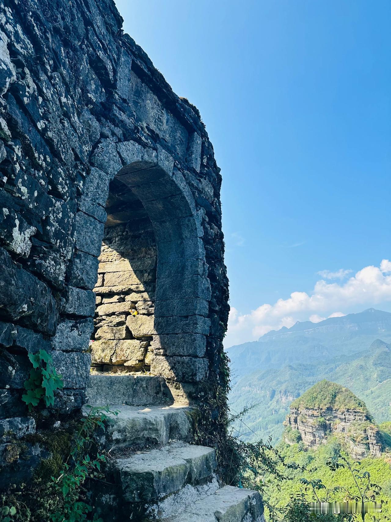 【重庆金佛山这处免费景点，被誉为是“南方第一屏障”】金佛山178环线，是重庆近郊