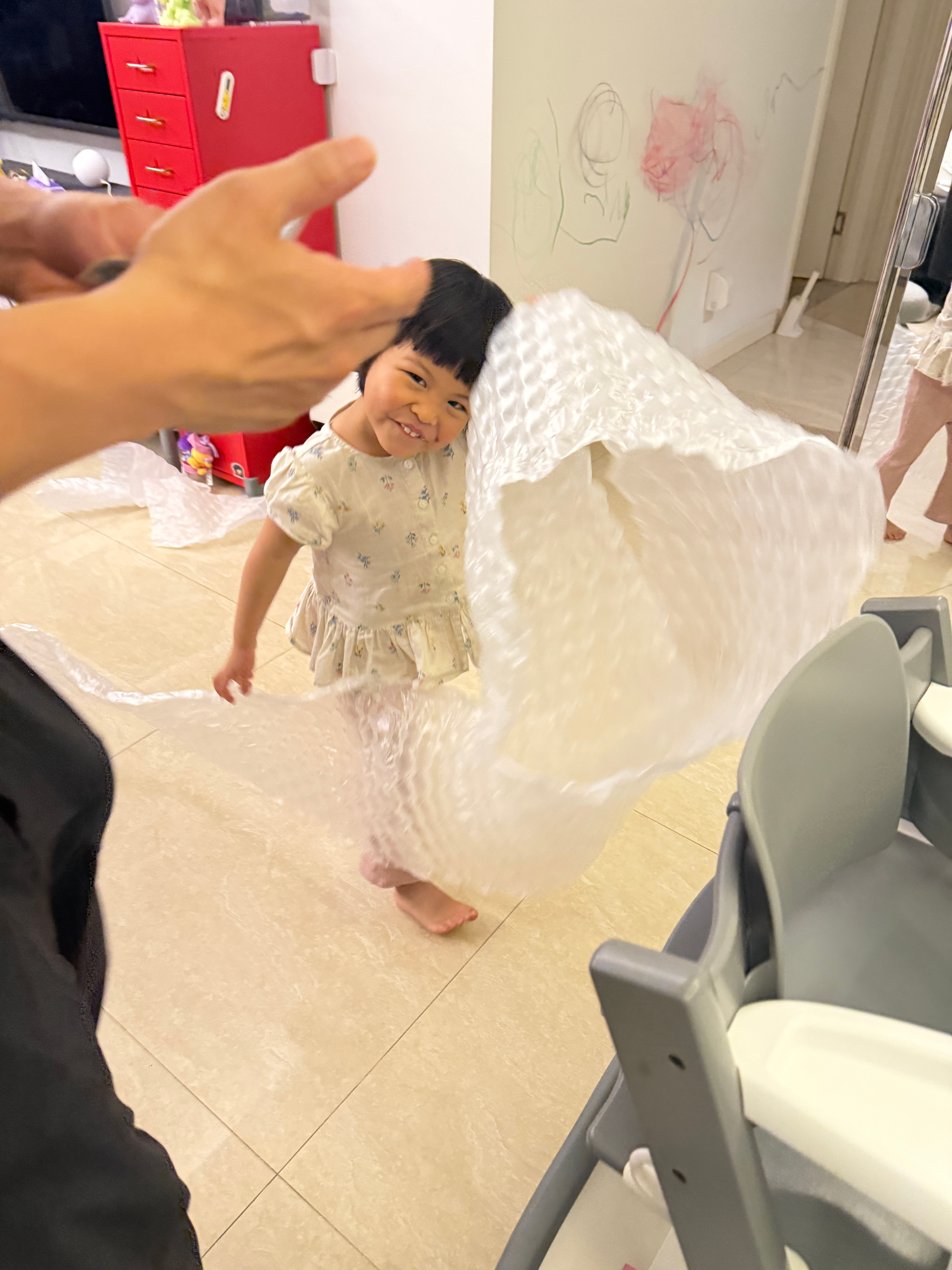 回来的车上昏昏欲睡的，我想说到家洗洗赶快睡了一回家这样了