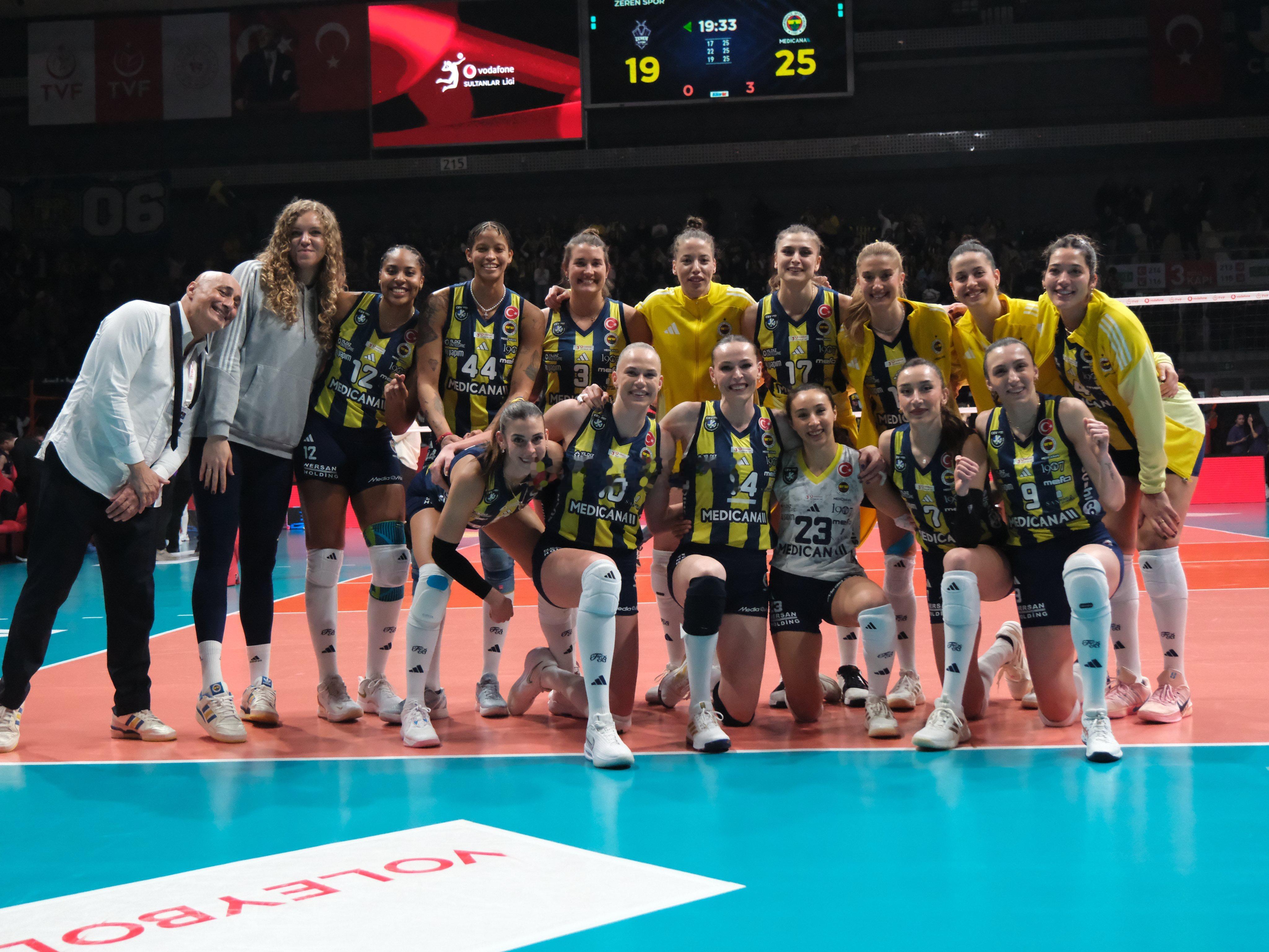 【土超决赛次回合 费内巴切逆转银行扳回一城】2025-2026土耳其女排超级联赛