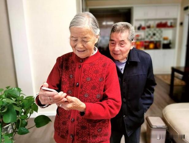到了60岁以后，我终于明白了，在这个世界上，无论是父母、兄弟姐妹，还是子女，都不