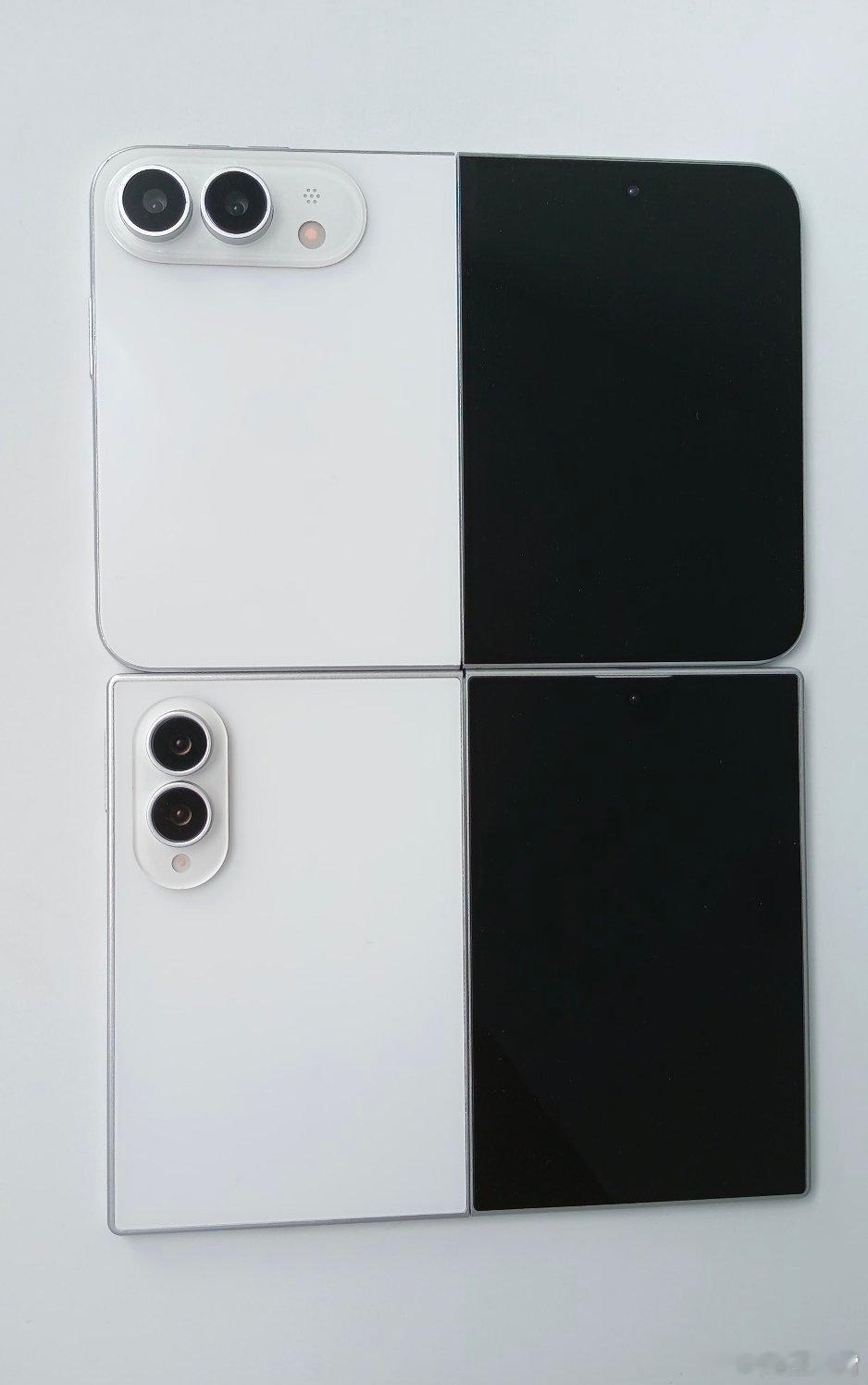 iPhone Ultra（上） VS 三星Galaxy Z Fold8（下）尺寸
