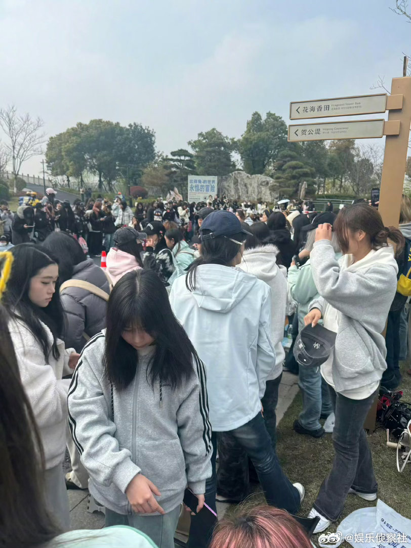 人人人人人蔡徐坤人人人人人～ 