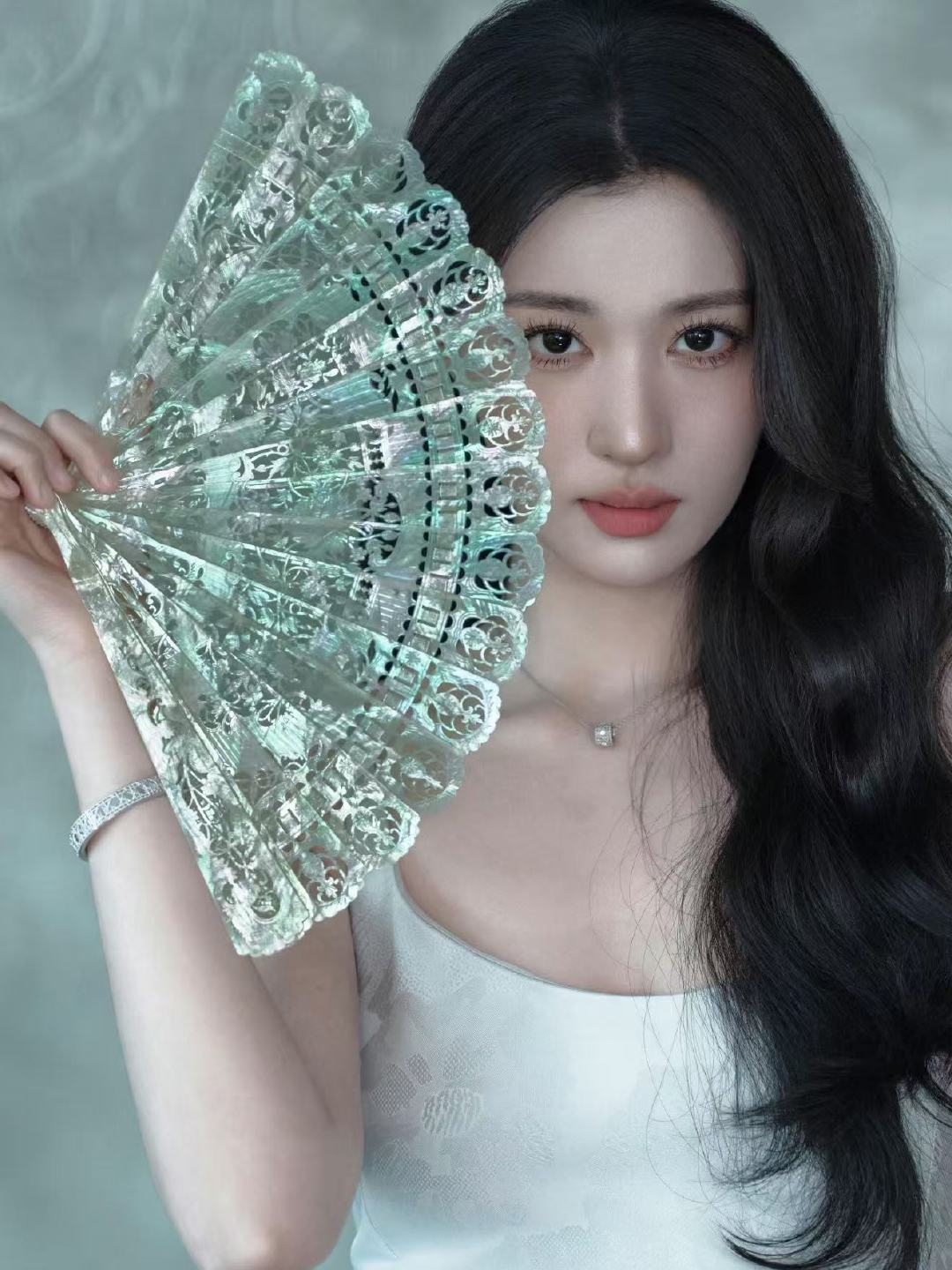 王楚然柔雾白茶妆王楚然白茶柔雾妆特别美的小女孩