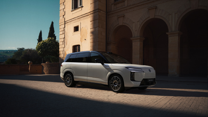 腾势官宣了品牌全球代言人：丹尼尔·克雷格 。不得不说腾势是非常会选的。 Dani