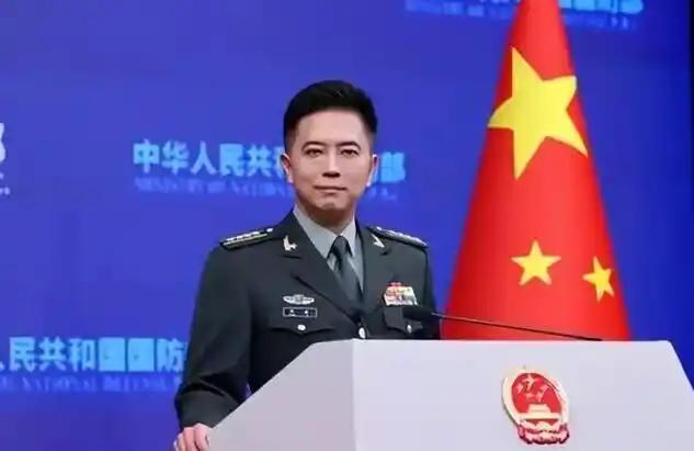 菲律宾突然释放缓和信号，中国为何没有顺势接话？国防部一句回应点破关键：想谈合作，