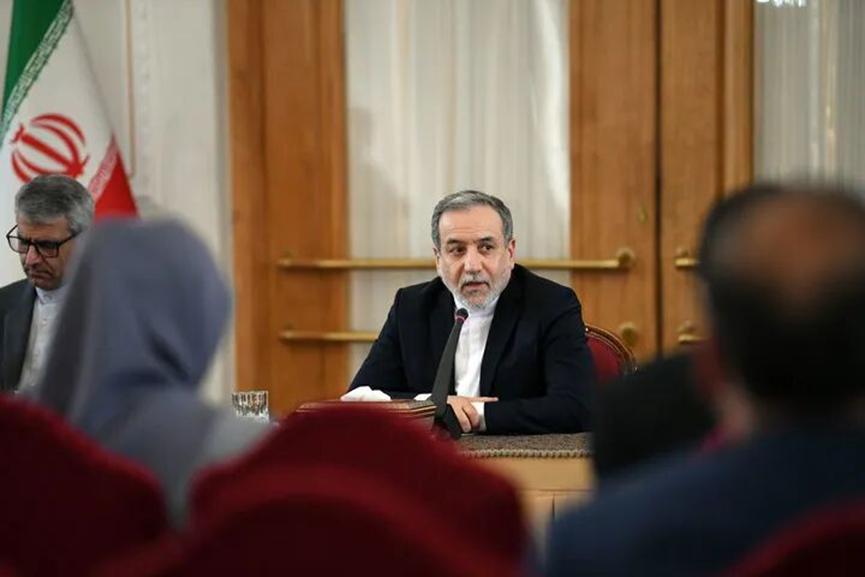 美国再遭打脸，伊朗明确表示，未要求停火。伊朗外长阿拉格齐5日表示，伊朗并未要求停