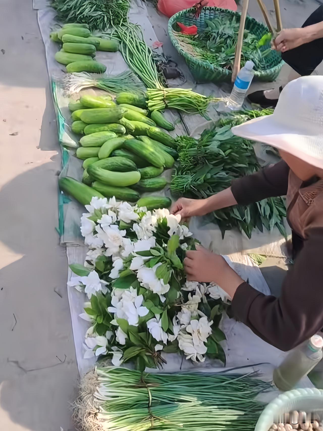 哎！有时候坐在工位上，
突然就愣住了，
我活着到底是为了啥啊？！
每天睁眼就往公