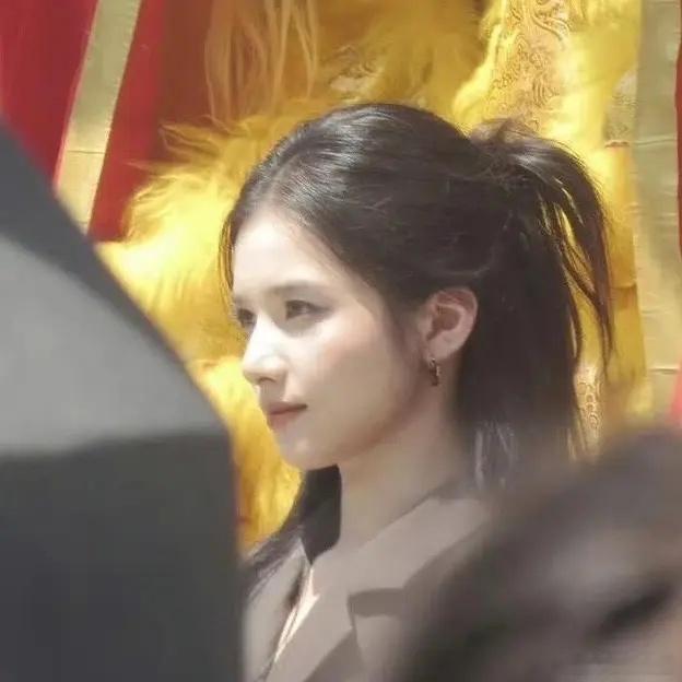 好优越的眉骨[色][色][色]都能够直接在太阳下睁开眼睛#张婧仪[超话]# ​​