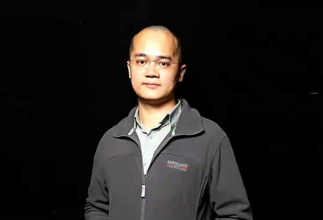美团2027年有可能年净利润高达500亿，
那个熟悉的黄色身影每天穿梭在街巷，硬