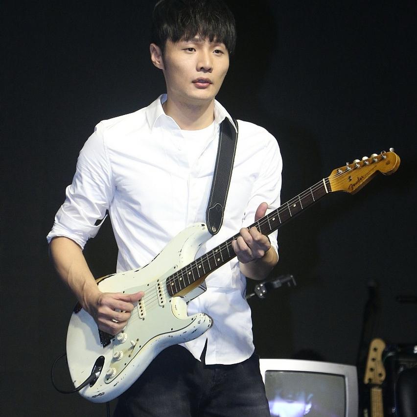李荣浩硬刚侵权！单依纯被指未经授权演唱《李白》
 
李荣浩早已拒绝版权授权，单依